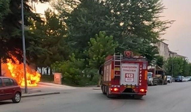 Eskişehir'de sokak ortasında yangın paniği!