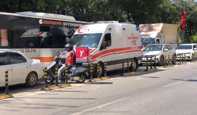 Eskişehir'de 112 ekiplerine zor anlar yaşayan cadde!