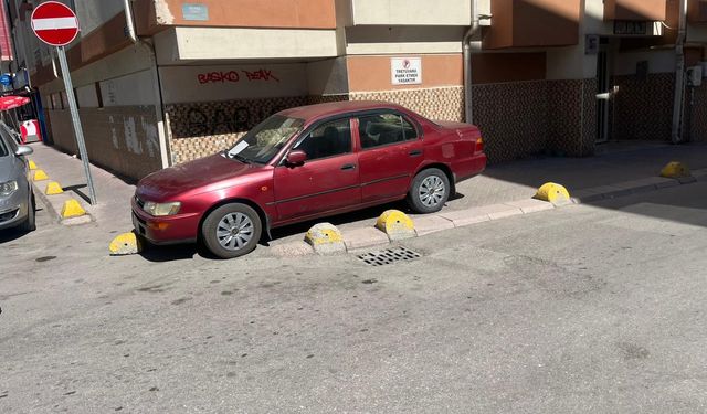 Eskişehir'de trafik magandasının aracına bu notu bıraktılar!