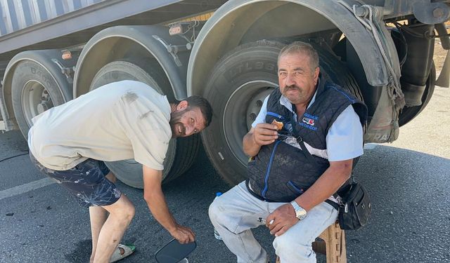 Eskişehir trafiğini durduran kazada ilginç görüntü!
