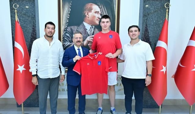 HİDO’dan Anadolu Efes’e gitti!