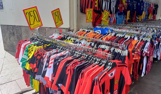 Eskişehir'de uygun fiyatlı forma satışları ilgi görüyor