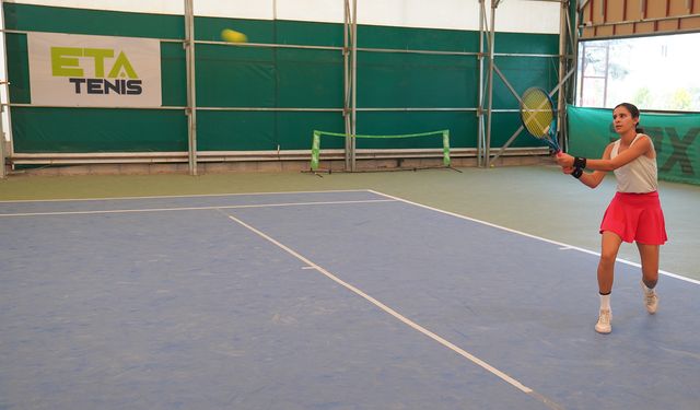 Tepebaşı’nda kurtuluş ruhu kortlara taşınıyor