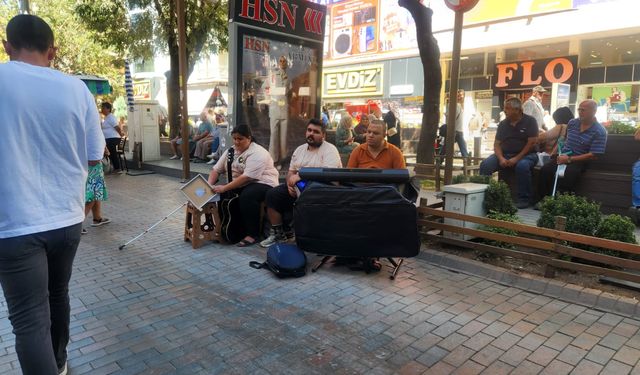 Eskişehir Hamamyolu, sokak sanatçılarıyla dolup taşıyor