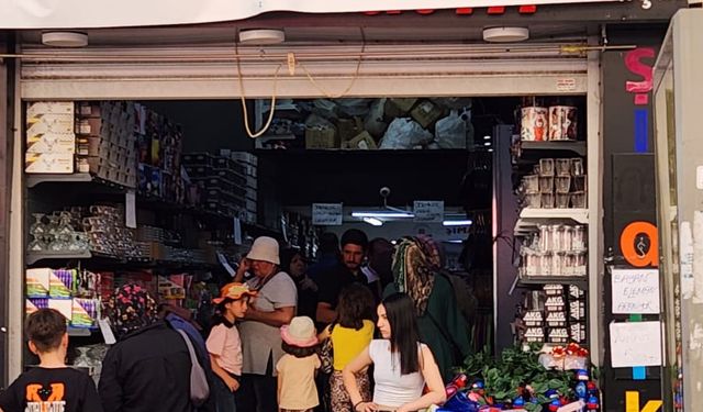 Eskişehir'de ucuzluk rüzgarı: Dükkan dolup taştı!
