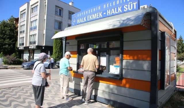 Eskişehir'de ekmeğe zam geldi, orada uzun kuyruklar oluştu!