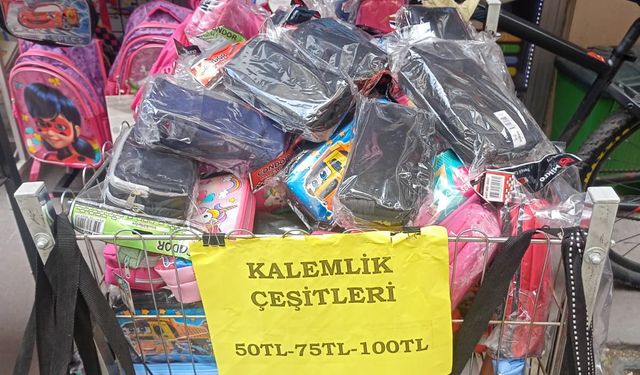 Eskişehir kırtasiyelerinde renkli vitrinler ilgi çekiyor