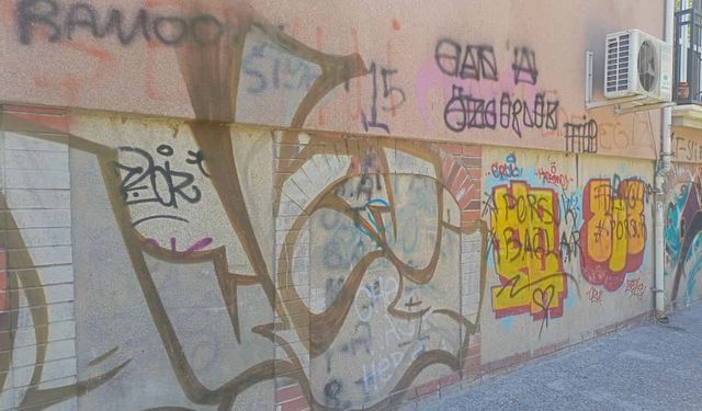 Eskişehir'in kimliğine zarar veriliyor: Vatandaş tepkili!