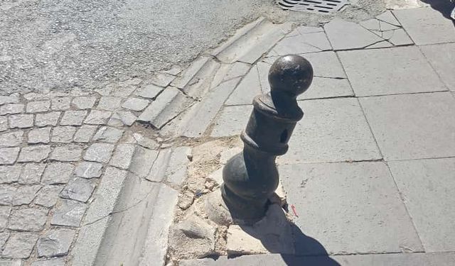 Eskişehir'de dubaya çarpan sürücü, yaya güvenliğini tehdit etti!
