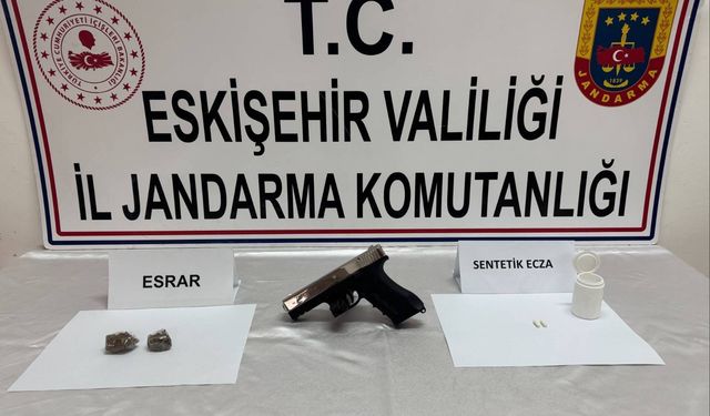 Eskişehir'de evinden ve silah çıktı!