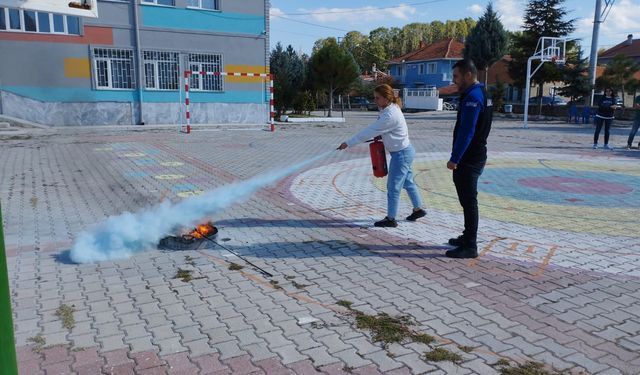Afyonkarahisar’da öğrencilere afet bilinci aşılandı