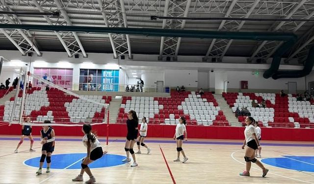 Bozüyük’te sporun kalbi voleybol ile attı