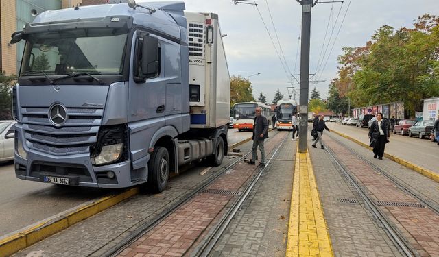 Eskişehir tramvay seferlerini durduran kaza!