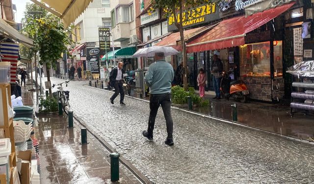 Meteoroloji'den uyarı gelmişti: Eskişehir'i sağanak vurdu!