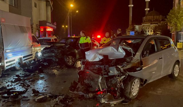 Eskişehir'de araçları hurdaya çıkarıp, olay yerinden kaçtı!