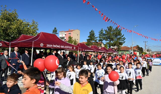 Cumhuriyet’in 102. yılı İnönü'de gösterilerle kutlandı