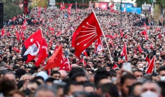 Eskişehir' binlerce kişi demokrasi için alana indi!