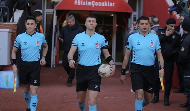 Eskişehirspor – Denizli İdmanyurdu maçında düdük Tayfun Güz’de