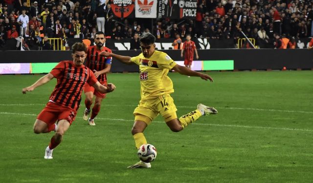 Eskişehirspor’da penaltı kaçırdı, tribünler karıştı!