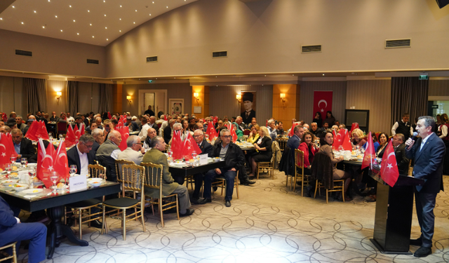 Eskişehir'de muhtarlar Cumhuriyet'i kutladı