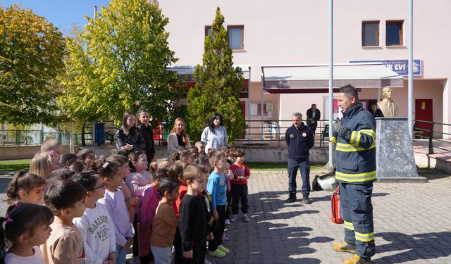 Eskişehir’de minikler itfaiyecilik mesleğini yerinde tanıdı!
