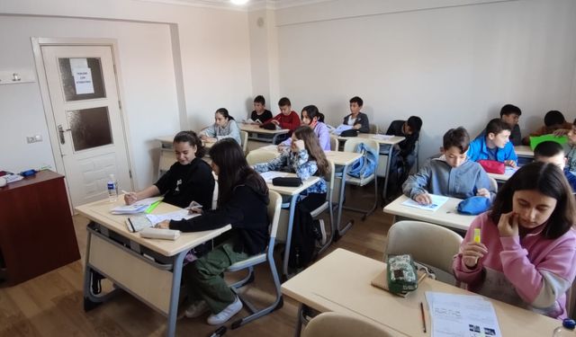 Eskişehir'de 700 öğrenciye ücretsiz eğitim desteği