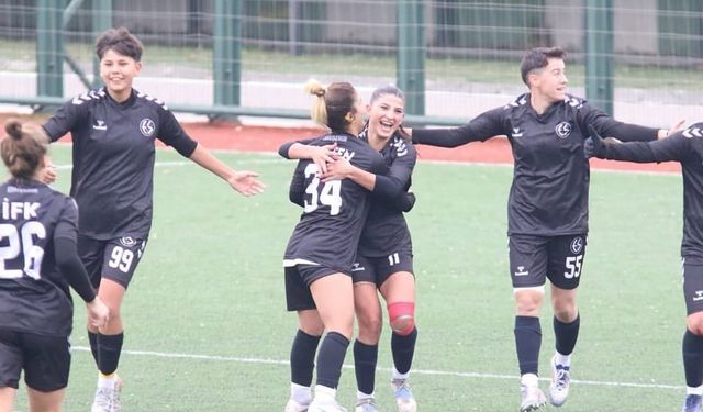 11 futbolcu ile anlaşıldı