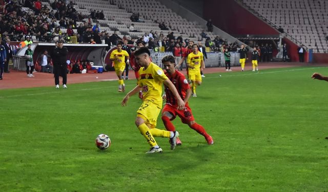Eskişehirspor taraftarından 'Neden daha önce oynatılmadı?' sitemi!
