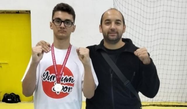 Ekim Kick Boks Kupası’nda Eskişehirli sporcu şampiyon oldu