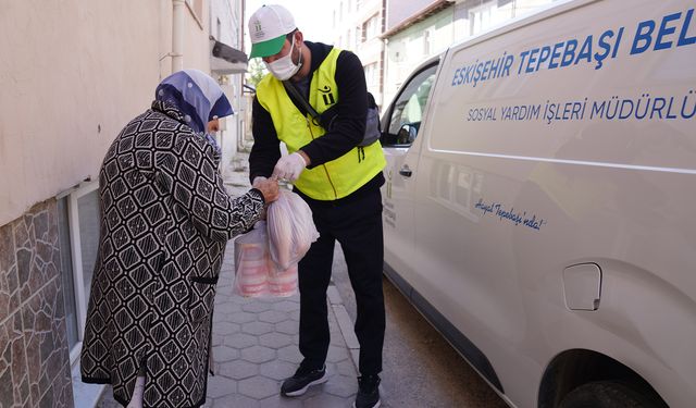 Eskişehir'de ihtiyaç sahiplerine sıcak yemek desteği
