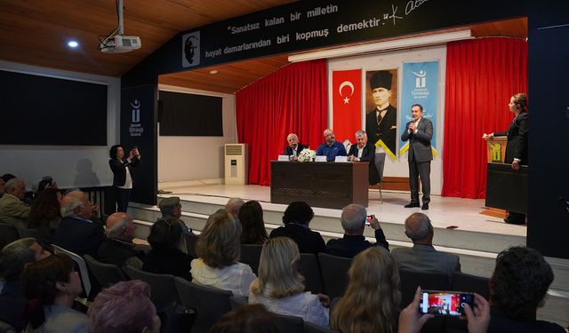 Prof. Dr. Engin Ataç kitapseverlerle bir araya geldi