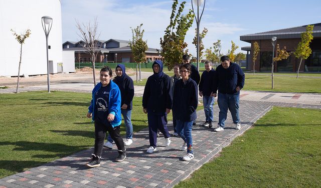 Eskişehir'de özel öğrencilerden Yaşam Park’ta keyifli bir gün