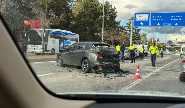 Eskişehir girişinde trafiği felç eden kaza!