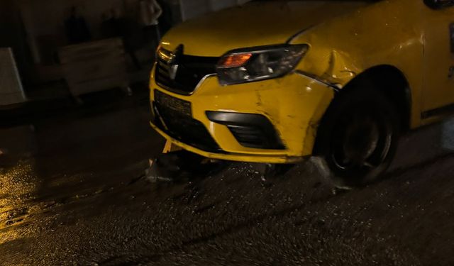 Eskişehir'de yağış sonrası kaza: Dubalara girdi!