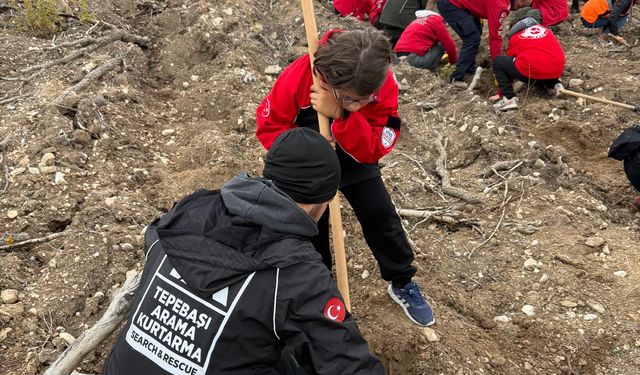 Tepebaşı Arama Kurtarma Ekibi, fidan dikti