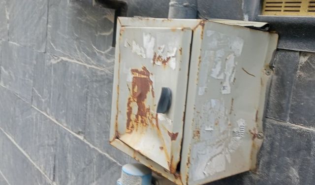 Eskişehir’de paslanan pano endişeye yol açtı