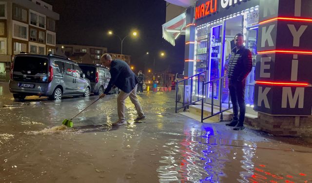 Eskişehir’de sağanak yağış hayatı felç etti!