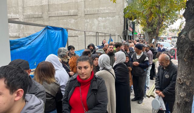 TOKİ başvurusu için koştular: Eskişehir'de kuyruğun sonu gözükmedi!