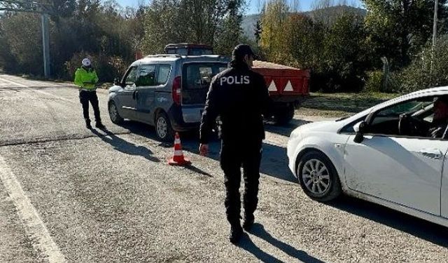 Bilecik’te umuma açık alanlarda göçmen kaçakçılığı denetimi