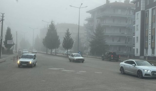 Yoğun sis görüş mesafesini 50 metreye düştü!