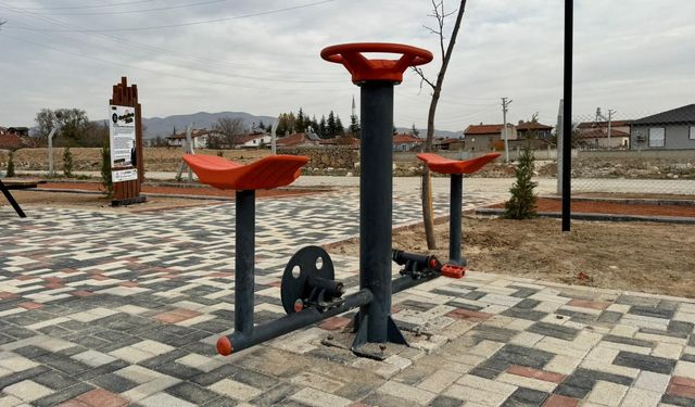 Yeni açılan parkta vandalizm tepkisi!