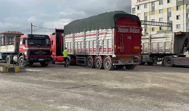 Eskişehir’de aşırı tonajlı tır polisten kaçamadı
