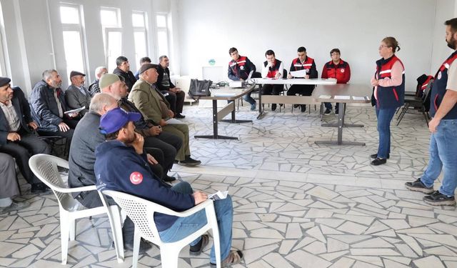 Afyon’da çiftçilere yönelik toplantılar sürüyor