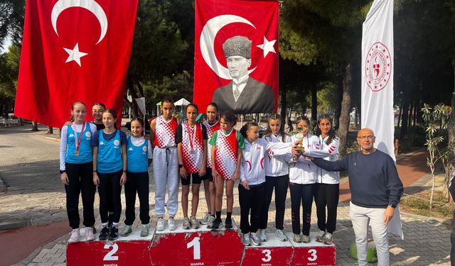 Eskişehirli atletler Akhisar’da sezona damga vurdu