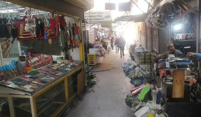 Eskişehir'de kış geliyor, esnaf iş yapamadan dükkanını kapatıyor!