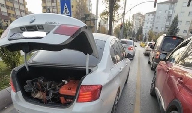 Eskişehir'de motosikletli sürücünün nazik müdahalesi, trafikte gülümsetti!