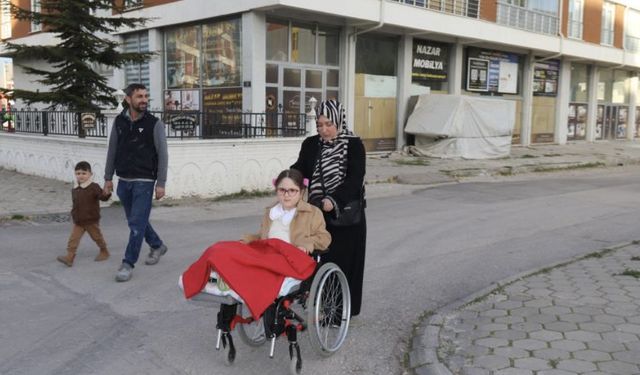 Zeynep İkra için okula engelli asansörü talebi