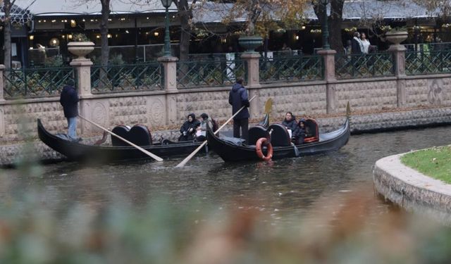 Porsuk Çayı'nda soğuk havaya rağmen keyif yaptılar!