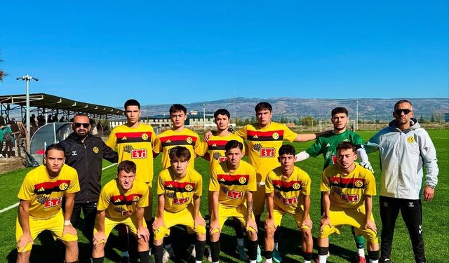 Es Es gol olup yağdı