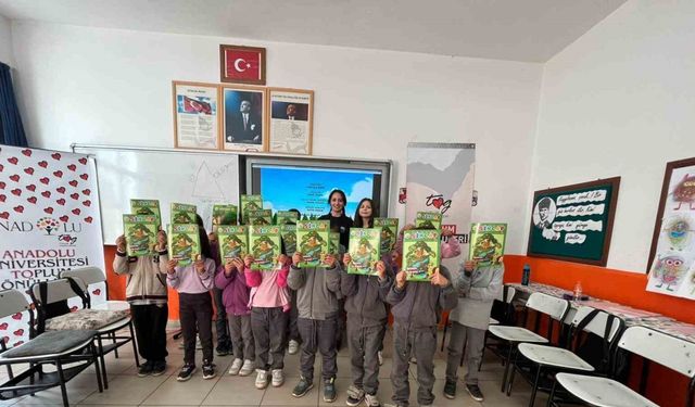 Eskişehir’de gönüllüler köy okulunda çocuklarla buluştu